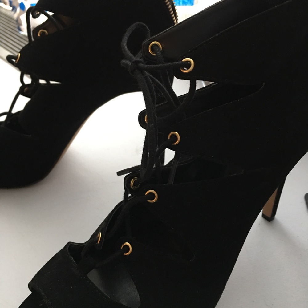 NWOT Aldo lace-up black heels, size 10